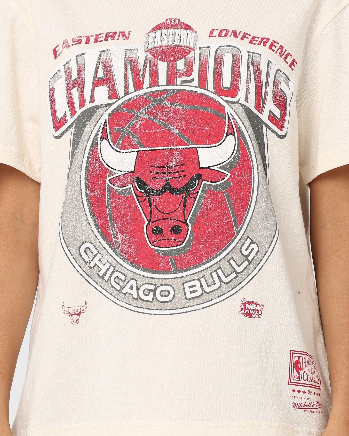 Mitchell & Ness Women's Chicago Bulls Champions T-Shirt Unbleached
