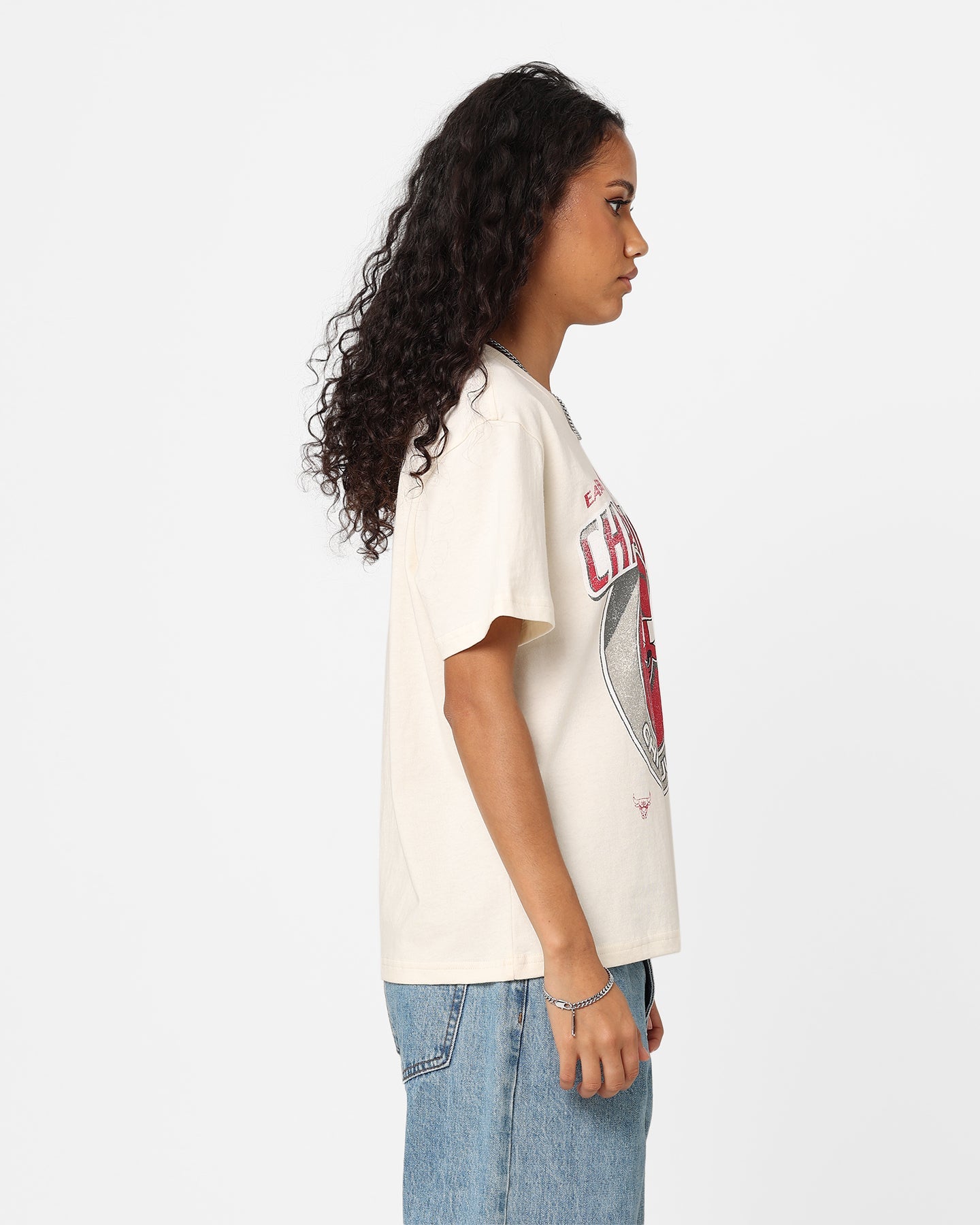 Mitchell & Ness Women's Chicago Bulls Champions T-Shirt Unbleached