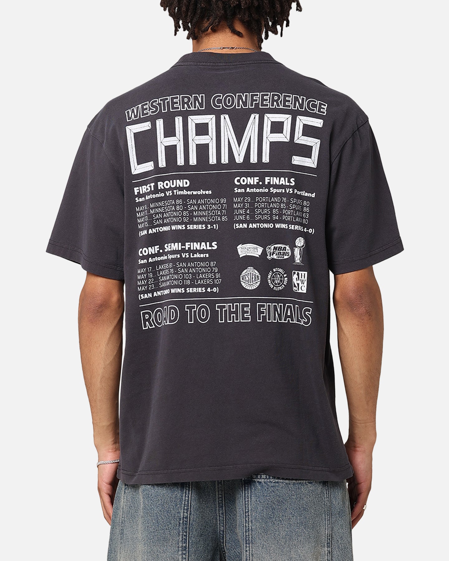 Mitchell & Ness San Antonio Spurs Chisel Championship T-Shirt Black
