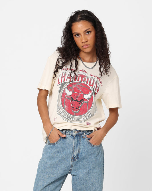 Mitchell & Ness Women's Chicago Bulls Champions T-Shirt Unbleached
